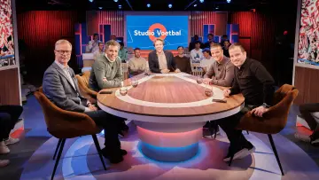 Backdrop for the TV series "NOS Studio Voetbal" #1370164