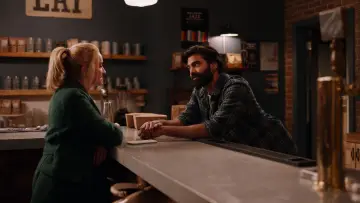Backdrop for the TV series "Ginny & Georgia" #1347474