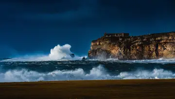 Backdrop for the TV series "100 Foot Wave" #1502552