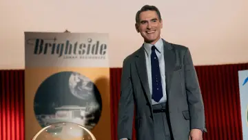 Backdrop for the TV series "Hello Tomorrow!" #1430691