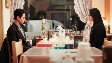 Backdrop for the TV series "Moving" #1384674