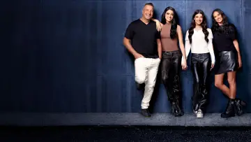 Backdrop к сериалу "The D