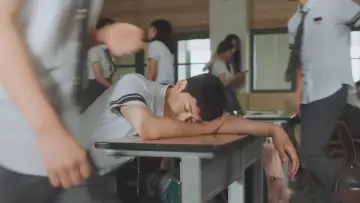 Backdrop к сериалу "Adult Trainee" #1506066