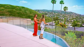 Backdrop for the TV series "Selling the OC" #1559116