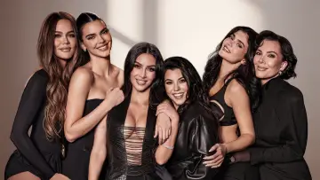 Backdrop for the TV series "The Kardashians" #1378383
