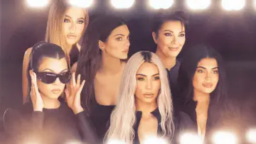 Backdrop for the TV series "The Kardashians" #1378388