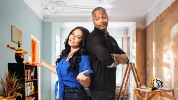 Backdrop for the TV series "Married to Real Estate" #1502369