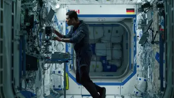 Backdrop for the TV series "Constellation" #1386300