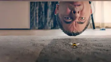 Backdrop for the TV series "Man vs Bee" #1466925