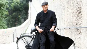 Backdrop for the TV series "Father Matteo" #1311781