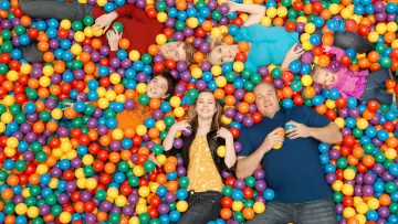 Backdrop for the TV series "Good Luck Charlie" #1325337