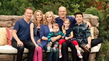 Backdrop for the TV series "Good Luck Charlie" #1325341