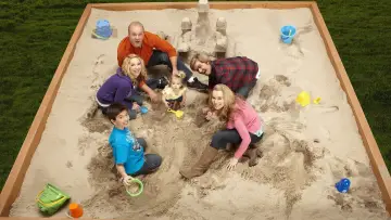 Backdrop for the TV series "Good Luck Charlie" #1325346