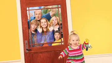 Backdrop for the TV series "Good Luck Charlie" #1325355