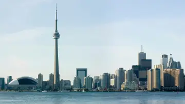 Backdrop for the TV series "House Hunters International" #1306960