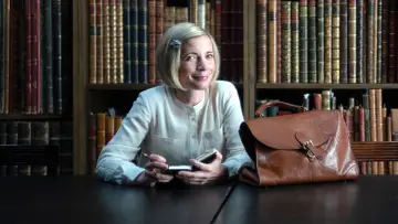 Backdrop for the TV series "Lucy Worsley Investigates" #1601719