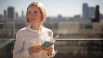 Backdrop for the TV series "Lucy Worsley Investigates" #1601720