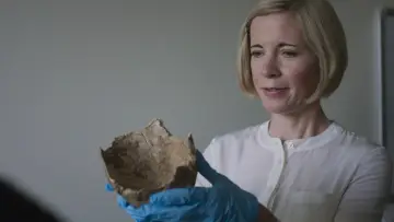 Backdrop for the TV series "Lucy Worsley Investigates" #1601721