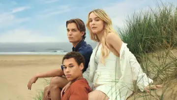 Backdrop for the TV series "High Tides" #1409171