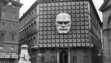 Backdrop for the TV series "Mussolini: Son of the Century" #1502128