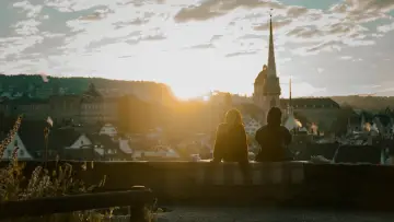 Backdrop к сериалу "You and Everything Else" #1481182