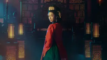 Backdrop for the TV series "The Queen Who Crowns" #1548880