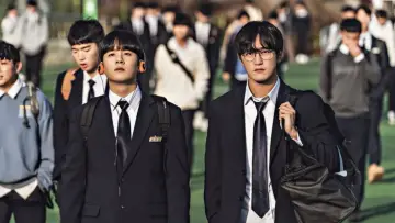 Backdrop for the TV series "ONE: High School Heroes" #1407326