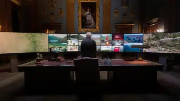 Backdrop for the TV series "007: Road to a Million" #1477343