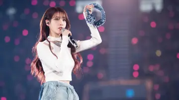 Backdrop for the TV series "IU Concert Live Clip" #1602389