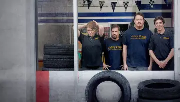 Backdrop for the TV series "Tires" #1279457