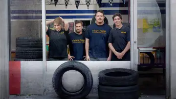 Backdrop for the TV series "Tires" #1279462
