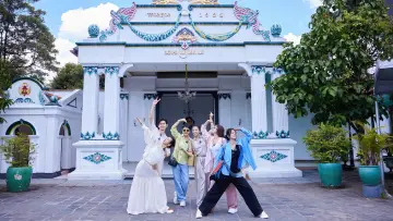 Backdrop for the TV series "Divas Hit The Road · Good Friends" #1604336