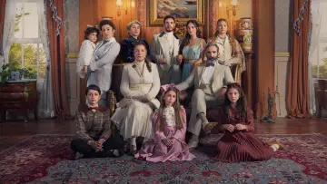 Backdrop for the TV series "Portrait of a Scandalous Family" #1603404