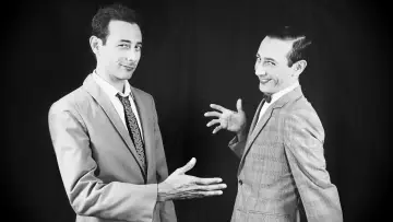 Backdrop for the TV series "Pee-wee as Himself" #1494062