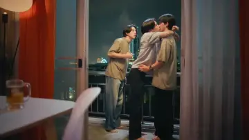 Backdrop for the TV series "Head 2 Head" #1493086