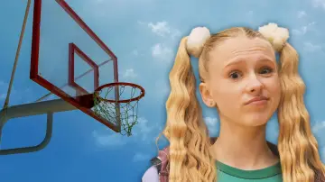 Backdrop for the TV series "High Hoops" #1603843