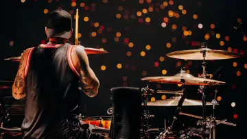 Backdrop for the TV series "Twenty One Pilots: The Clancy World Tour Series" #1488112
