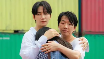 Backdrop for the TV series "Typhoon Family" #1490313