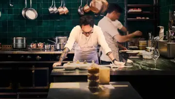 Backdrop for the TV series "Knife Edge: Chasing Michelin Stars" #1496403