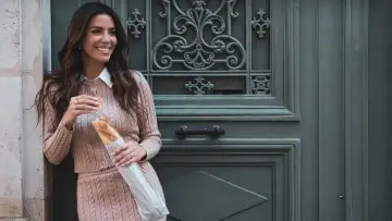 Backdrop for the TV series "Eva Longoria: Searching for France" #1497806