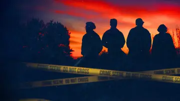 Backdrop for the TV series "A Killer Among Friends" #1317216