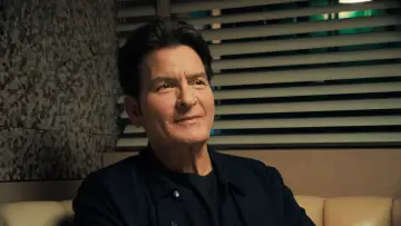 Backdrop к сериалу "aka Charlie Sheen" #1499145
