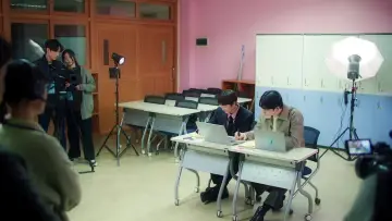 Backdrop for the TV series "My Bias is Showing?!" #1505079
