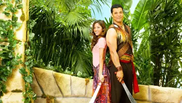 Backdrop for the TV series "Pair of Kings" #1415344