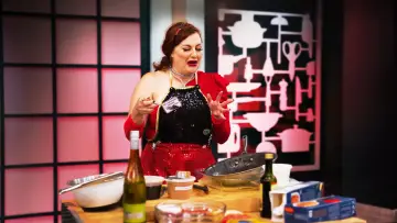 Backdrop for the TV series "Worst Cooks in America" #1396802