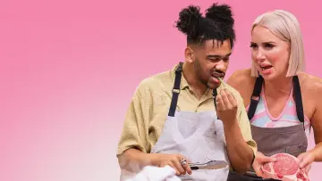 Backdrop for the TV series "Worst Cooks in America" #1396818