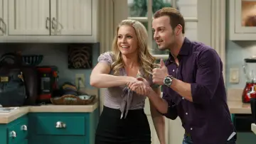 Backdrop for the TV series "Melissa & Joey" #1399881