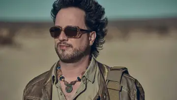Backdrop for the TV series "Ancient Aliens" #1300401