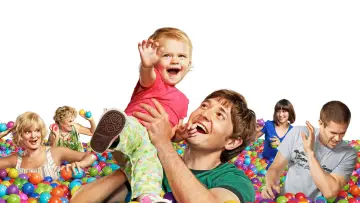 Backdrop for the TV series "Raising Hope" #1327869
