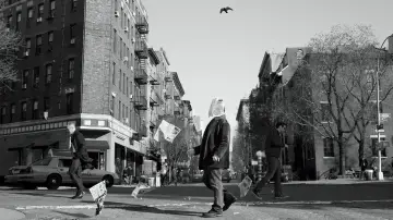 Backdrop for the TV series "Louie" #1397878